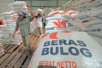 Stabilisasi Harga Bulog Gelontorkan Beras Impor Perdagangan Katadata Co Id