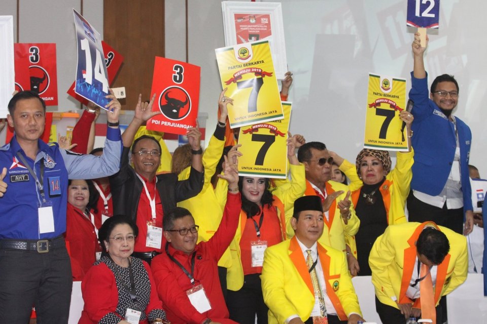 Ilustrasi, sejumlah pengurus partai politik menghadiri pengundian nomor urut partai politik peserta pemilu 2019 di Gedung KPU, Jakarta.