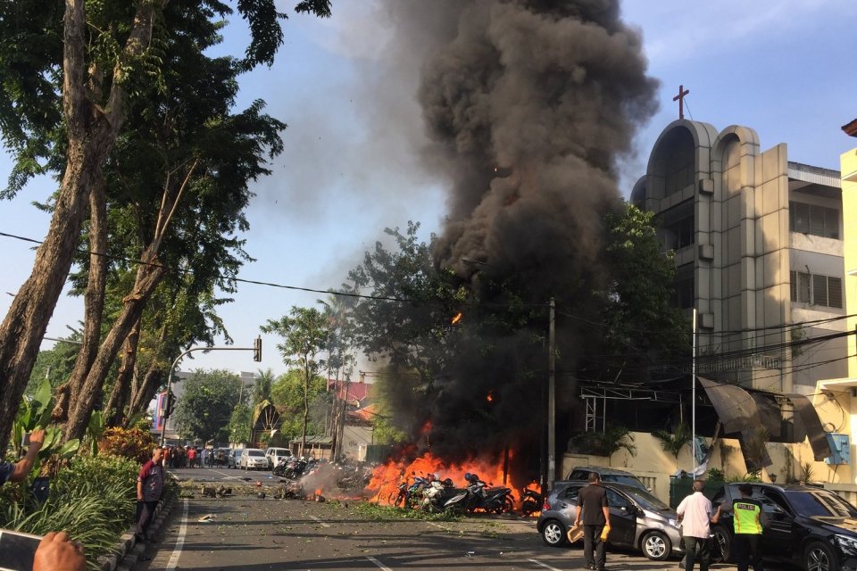 Bom Bunuh Diri di Gereja Surabaya Diduga Terkait Jaringan ISIS - Berita