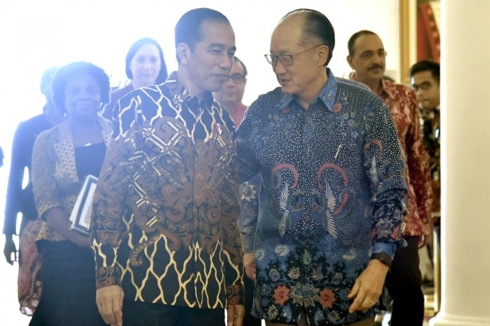 Presiden Jokowi bersama Presiden Bank Dunia Jim Yong Kim, di Istana Kepresidenan Bogor, Jawa Barat, Rabu (4/7/2018)