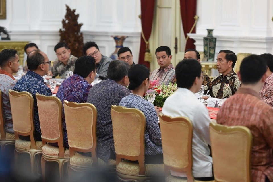 Presiden Jokowi bertemu dengan pengusaha Generasi Kedua, di Istana Merdeka, Jakarta, Senin (27/8)