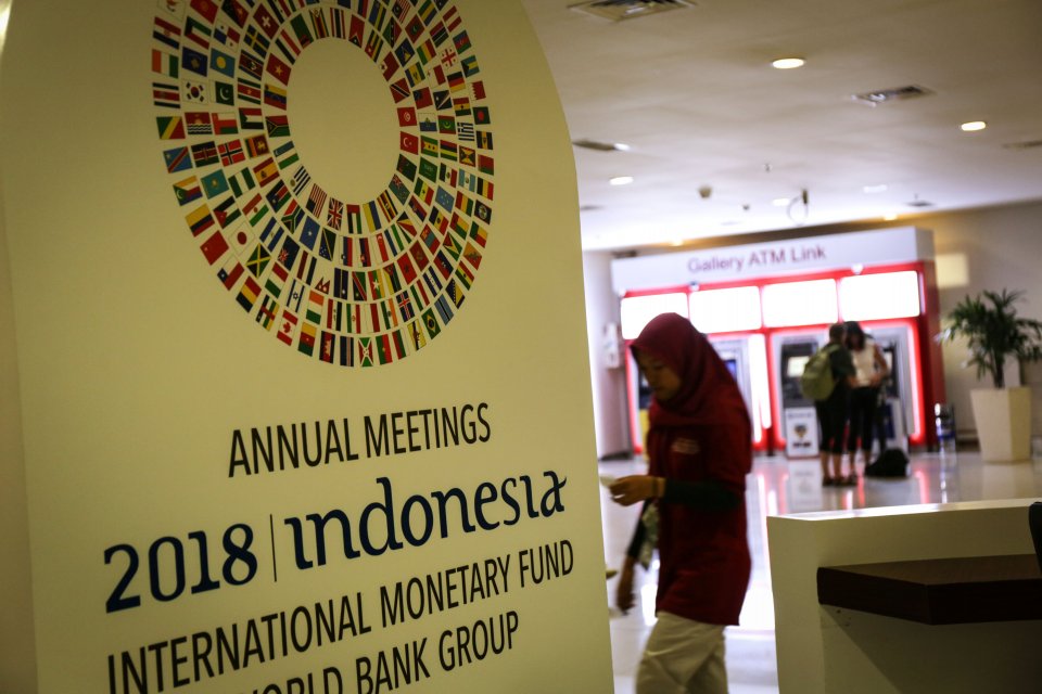 Indonesia memperjuangkan tema prioritas di bidang keuangan dalam pertemuan IMF-World Bank, mengenai kebijakan ekonomi global, khususnya harmonisasi kebijakan antarnegara untuk pemulihan global dan mengatasi ketidakpastian global.