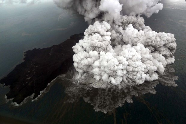 Letusan Anak Gunung Krakatau