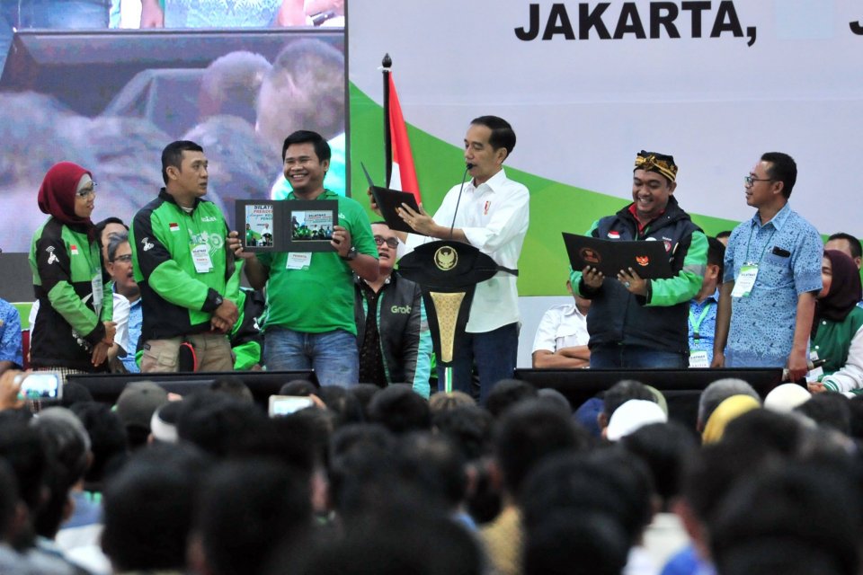 Jokowi dalam Silaturahmi dengan Pengemudi Online