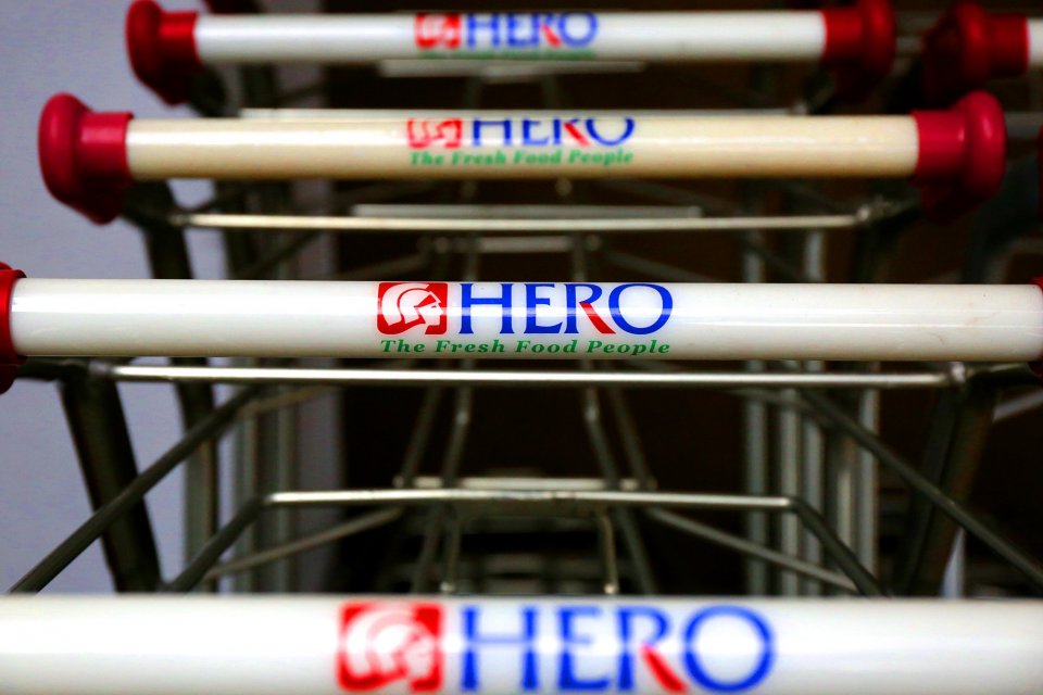 Suasana Supermarket Hero Group di kawsan Permata Hijau, Jakarta Utara (14/1). PT Hero Supermarket Tbk (HERO) terpaksa harus menutup sebanyak 26 gerainya baik yang terdiri dari gerai Giant dan Hero serta harus memangkas sebanyak 523 karyawan.
