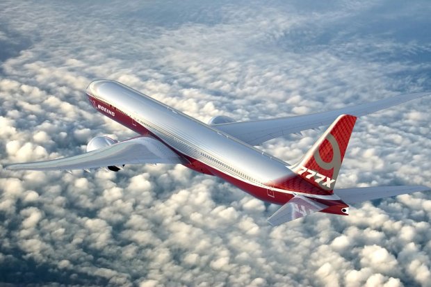 Boeing Co meluncurkan pesawat jet 777X yang disebut sebagai pesawat penumpang komersial terpanjang di dunia, Jumat (15/3). Pesawat tersebut memiliki panjang 77 meter dan bentang sayap 72 meter. 