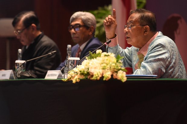 Menko Perekonomian Darmin Nasution menyebutkan ada empat tantangan industri fintech di Indonesia 