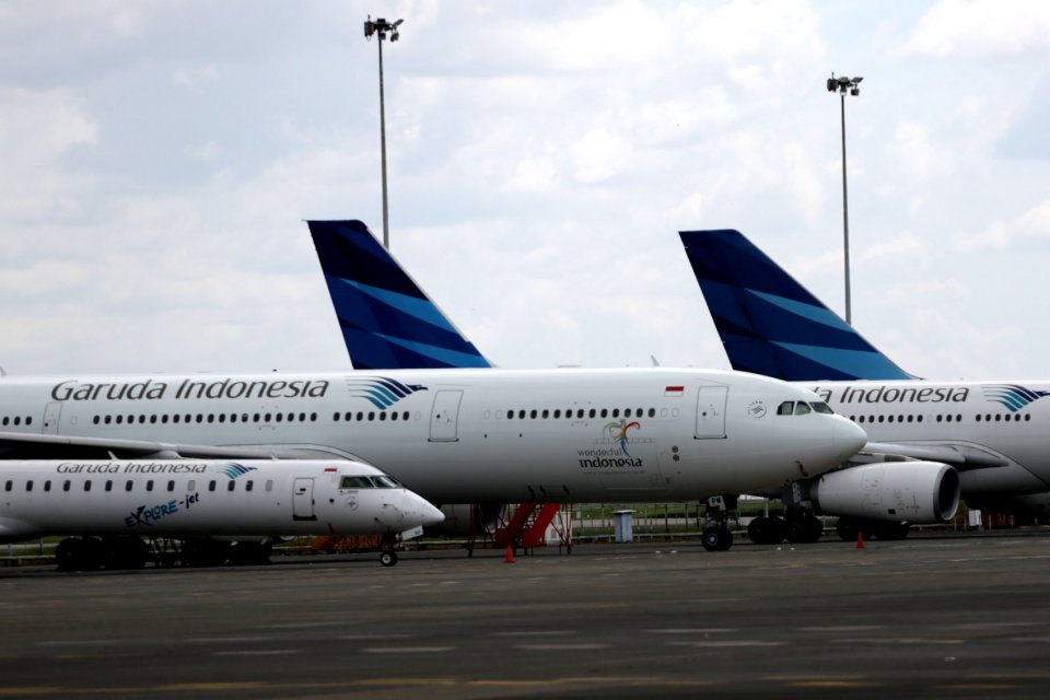 Pesawat Garuda di Hangar GMF,  Tanggerang,  Banten (2/3). Saat ini Garuda Indonesia mengoperasi 24 pesawat berbadan lebar Aibus A330 sementara unit biaya rendahnya Citilink mengoperasikan 51 unit A320. 