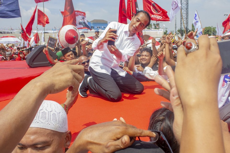 Jokowi, quick count, hitung cepat Pilpres 2019, Prabowo, Sandiaga, Ma'ruf, pemilu, pergerakan saham BUMN Karya, konstruksi, infrastruktur
