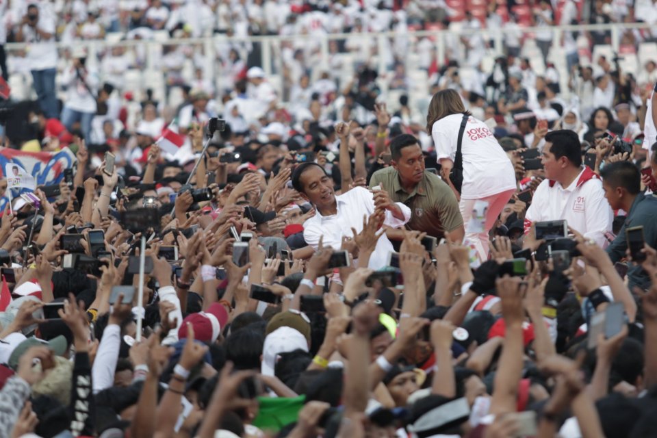 Jokowi dalam kampanye akbar GBK