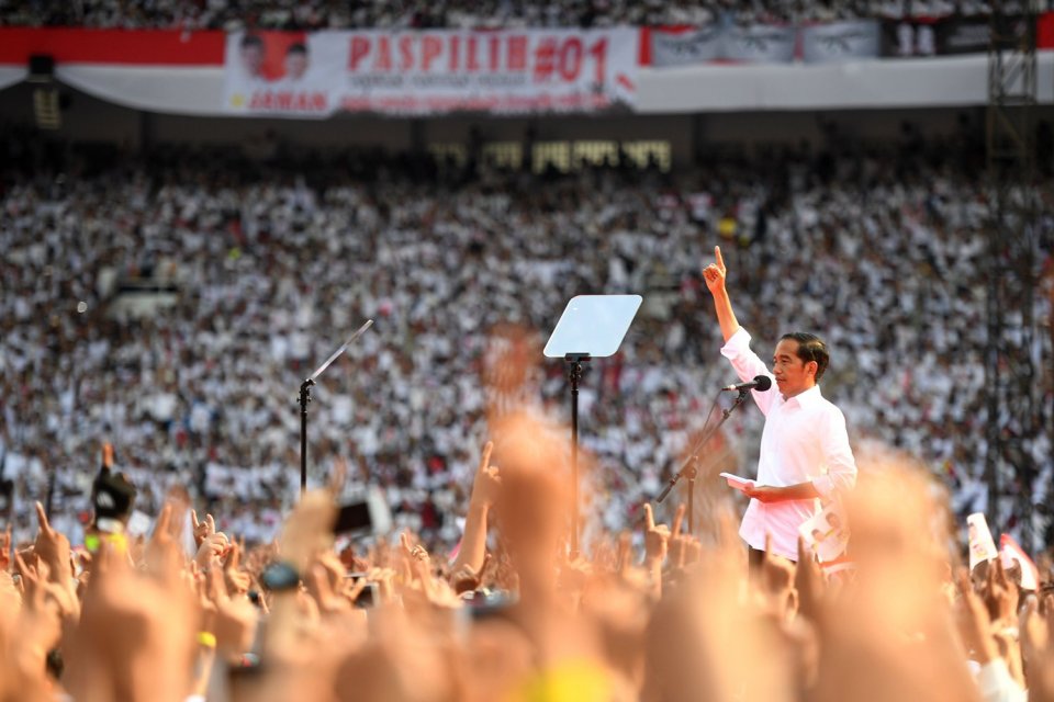 Calon Presiden nomor urut 01 Joko Widodo berpidato saat Konser Putih Bersatu di Stadion Utama GBK, Jakarta, Sabtu (13/4/2019). Konser itu merupakan kampanye akbar untuk memenangkan pasangan Jokowi-Ma'ruf Amin. 