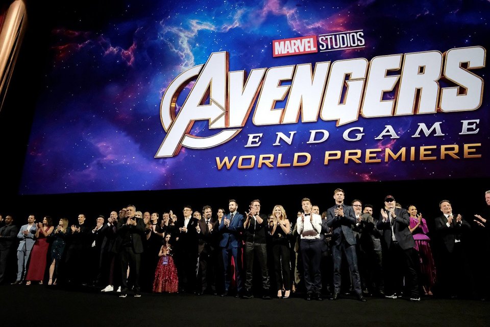 Produser dan pemain berpose saat penayangan perdana film "The Avengers: Endgame" di Los Angeles, California, Senin (22/4/2019)