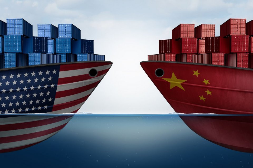 Ilustrasi perang dagang AS-Tiongkok. Penasehat Gedung Putih membantah kabar batalnya penarikan tarif AS terhadap Tiongkok dan menyebutnya sebagai propaganda.