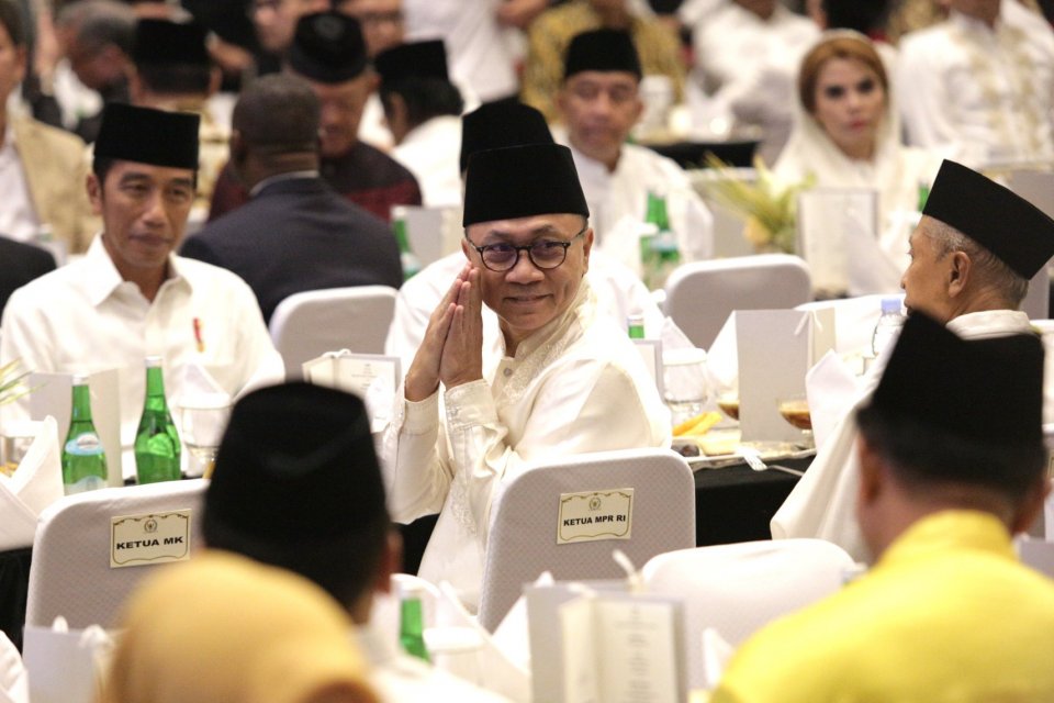 Zulkifli Hasan selaku ketua MPR dalam acara buka puasa bersama dengan pimpinan dan anggota Dewan Perwakilan Daerah Republik Indonesia (DPD RI) di kediaman ketua DPD RI, Karang Asem Utara, Kuningan, Jakarta Selatan (15/5).