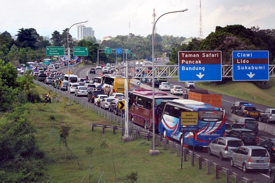 BPTJ menggagas proyek kereta gantung puncak untuk mengatasi kemacetan.