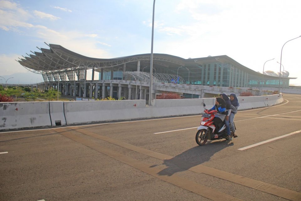 Suasana Bandara Internasional Jawa Barat (BIJB) Kertajati yang lengang di Majalengka, Jawa Barat, Sabtu (15/6/2019). 