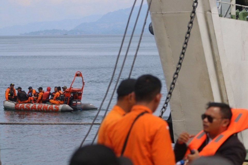 Ilustrasi. Basarnas masih mencari korban tenggelamnya KM Nusa Kenari di Tanjung Margeta Alor, Nusa Tenggara Timur, pada Sabtu (15/6). Proses pencarian korban terkendala cuaca.