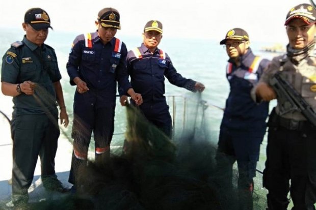 KKP mengamankan sejumlah alat tangkap benih lobster di perairan Teluk Palabuhanratu, Sukabumi, Jawa Barat.