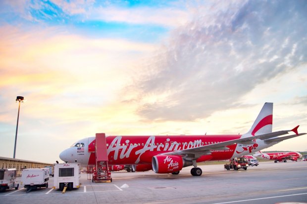 AirAsia Move menawarkan penerbangan gratis dan diskon besar-besaran untuk destinasi internasional Asean.
