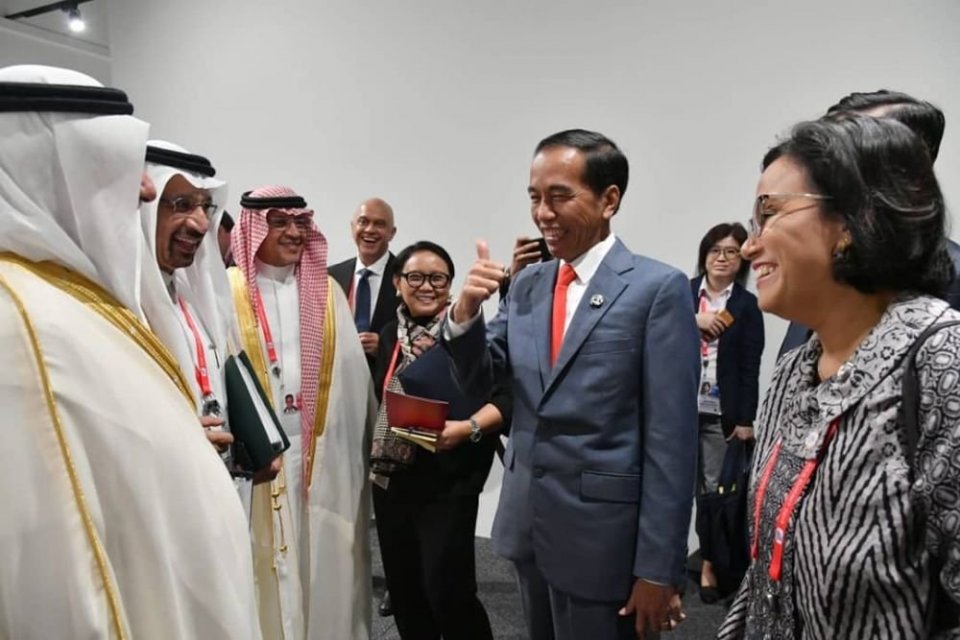 Menteri Arab Saudi melontarkan pujian kepada Presiden RI Joko Widodo dengan menyatakan bahwa Indonesia memiliki dua menteri perempuan terbaik di dunia pada sosok Menteri Keuangan Sri Mulyani dan Menteri Luar Negeri Retno Marsudi.