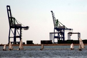 Penambahan Alat RTG di Makassar New Port
