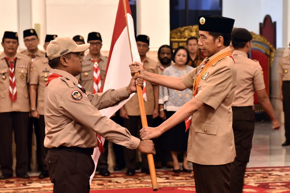 Presiden Joko Widodo (Jokowi) melepas kontingan Pramuka Indonesia untuk ikut jambore kepanduan sedunia ke-24 di Virginia Barat, Amerika Serikat (AS), Jumat (19/7).