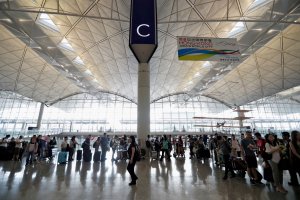 Bandara Hong Kong Kembali Dibuka