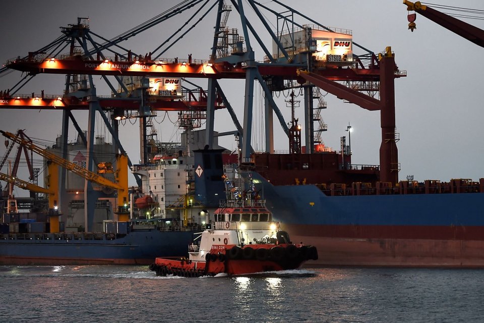 Kapal tunda melintas di Pelabuhan Tanjung Priok, Jakarta, Rabu (14/8/2019). Berdasarkan data terakhir Badan Pusat Statistik (BPS) pada Juni 2019, neraca perdagangan Indonesia tercatat surplus 200 juta dolar AS dengan nilai ekspor sebesar 11,78 miliar dola