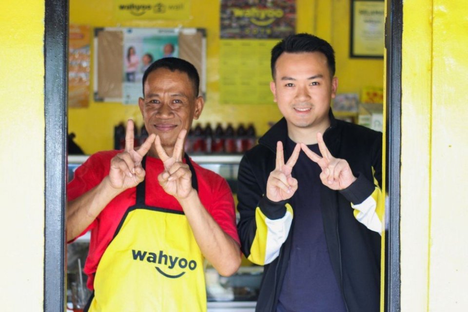 CEO Wahyoo Peter Shearer (kanan) dan mitranya. Wahyoo menargetkan bisa menggaet 13 ribu warung makan hingga akhir tahun ini.