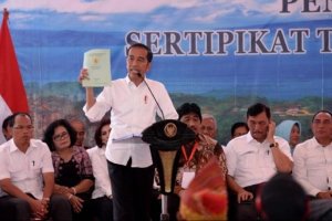 jokowi sertifikat lahan