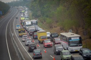 Pemberlakuan Contra-flow di Tol Cipularang