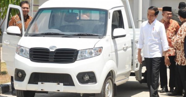 Pabrik Beroperasi 3.500 Mobil Pick Up Esemka Diproduksi 