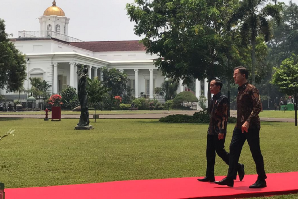 Presiden Jokowi bertemu dengan Perdana Menteri Belanda di Istana Bogor. Pada pertemuan hari ini, keduanya akan melakukan sejumlah agenda dan pembicaraan, salah satunya terkait kerja sama ekonomi strategis. 