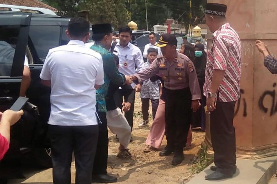 Wiranto ditusuk, Wiranto korban penusukan, penusukan di Banten
