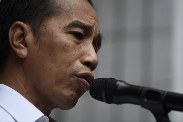 jokowi jenguk wiranto