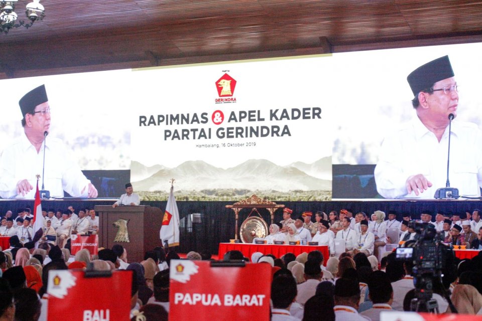 Ketua umum Partai Gerindra Prabowo Subianto memberikan pidato politik pada Rapimnas dan Apel Kader Partai Gerindra di Hambalang, Kabupaten Bogor, Jawa Barat, Rabu (16/10/2019). Ada empat agenda yang dilaksanakan dalam Rapimnas tersebut.
