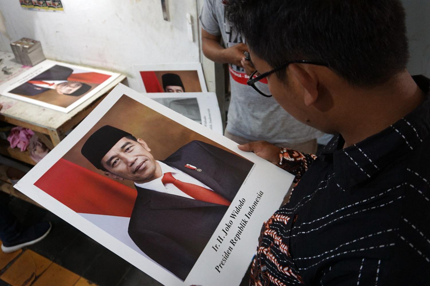Pencetakan Foto Jokowi-Maruf Amin