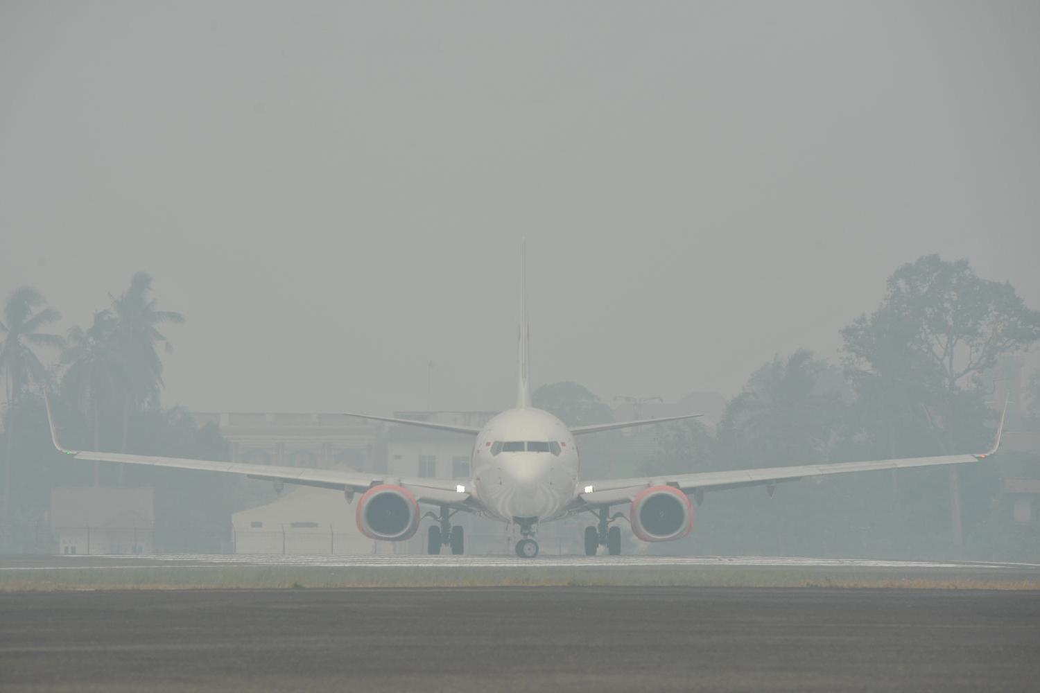 Kabut Asap Di Bandara Jambi