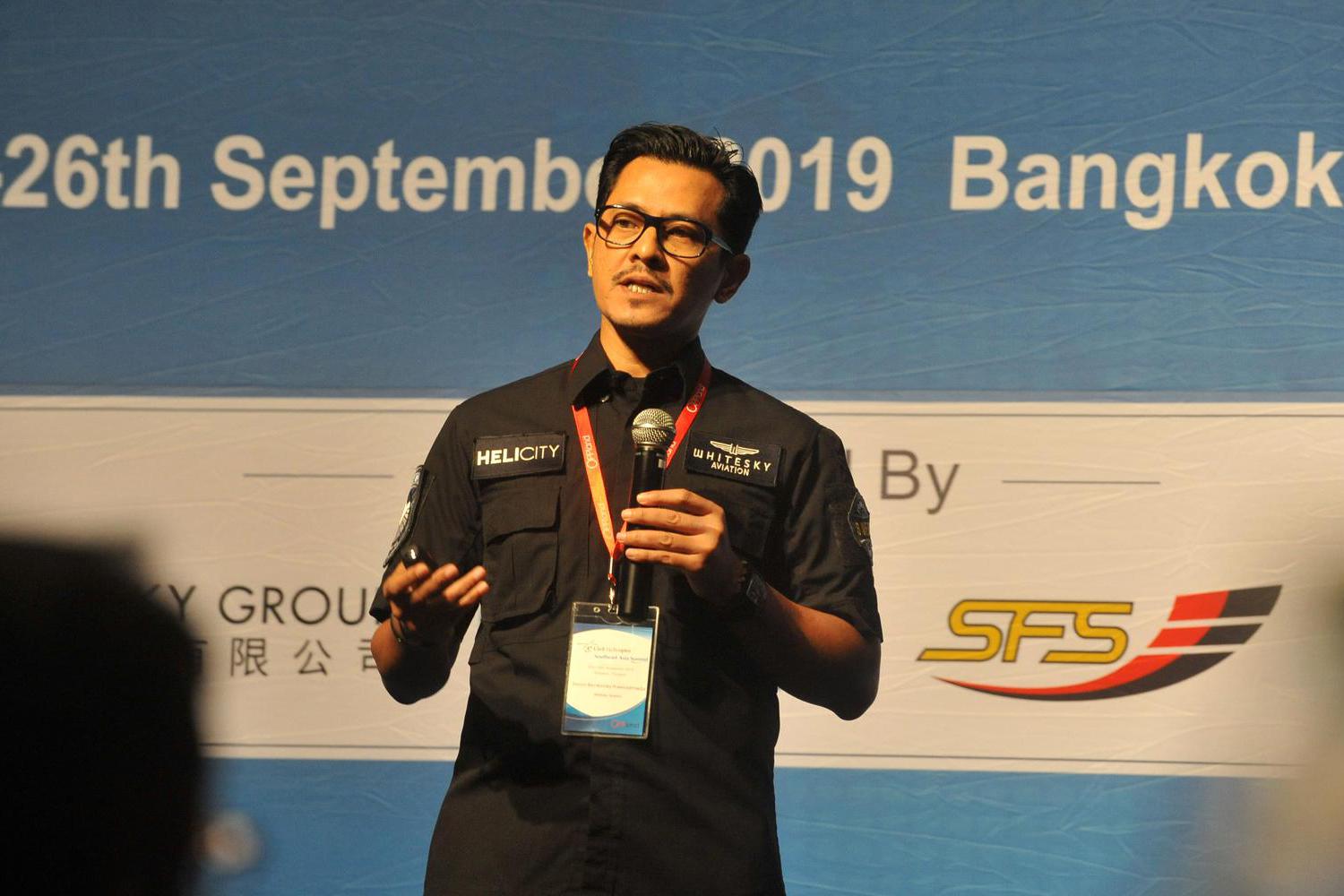 CEO Whitesky Aviation Denon B. Prawiraatmadja menyampaikan presentasi tentang potensi dan pertumbuhan pasar helikopter di Indonesia pada 4th Civil Helicopter Southeast Asia Summit, di Bangkok, Thailand, Kamis (26/9/2019). Operator helikopter Indonesia, Wh