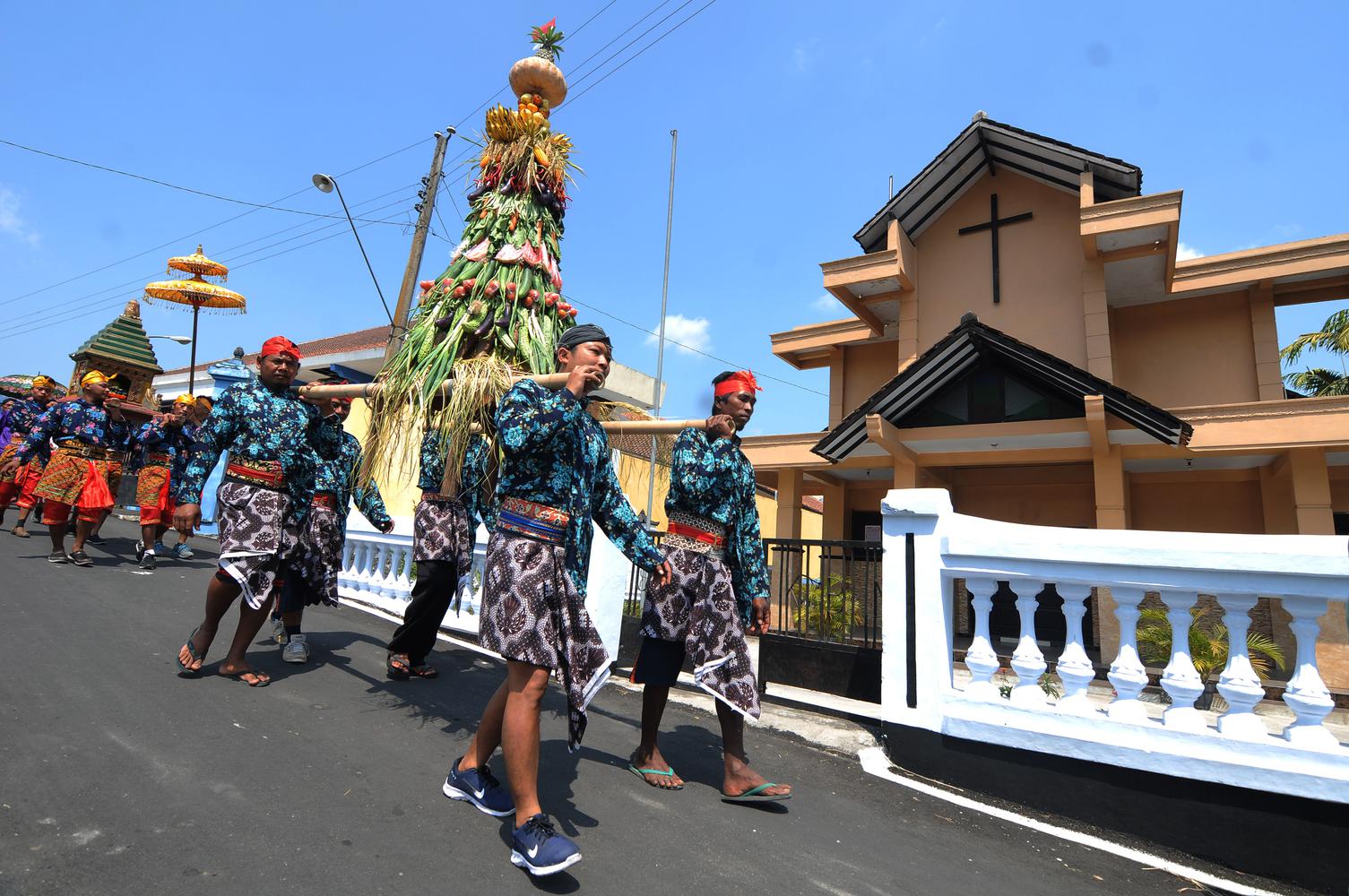 salam enam agama, mui jatim, imbauan mui agama, larangan salam lintas agama, salam lintas agama