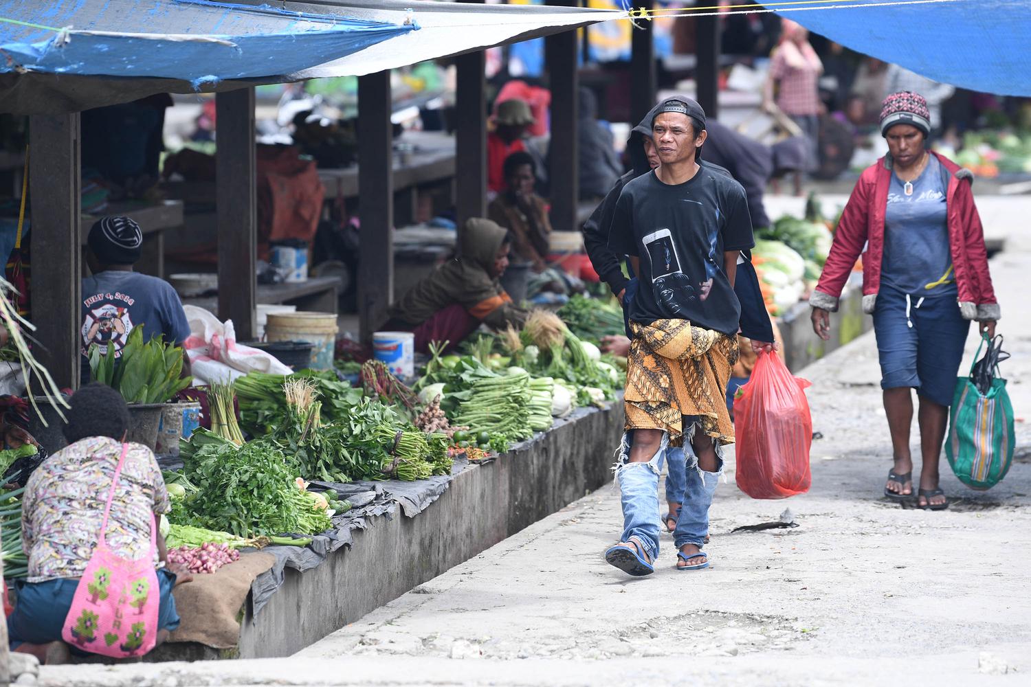 Ilustrasi, aktivitas ekonomi di daerah. Himpunan Pengusaha Pribumi Indonesia (HIPPI) mengusulkan pembentukan komite percepatan pemulihan ekonomi daerah karena setiap daerah memiliki tantangan yang berbeda menghadapi pandemi corona.