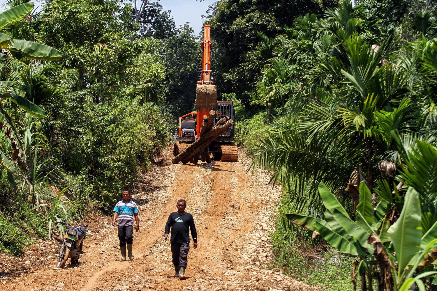 PEMBUKAAN JALAN DAERAH TERTINGGAL