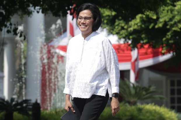 Mantan Menteri Keuangan , Sri Mulyani mendatangi Istana Kepresidenan, Jakarta (22/10/2019). Menurut rencana Presiden Joko Widodo akan memperkenalkan jajaran kabinet barunya kepada publik hari ini usai dilantik Minggu (20/10/2019) kemarin untuk masa jabata