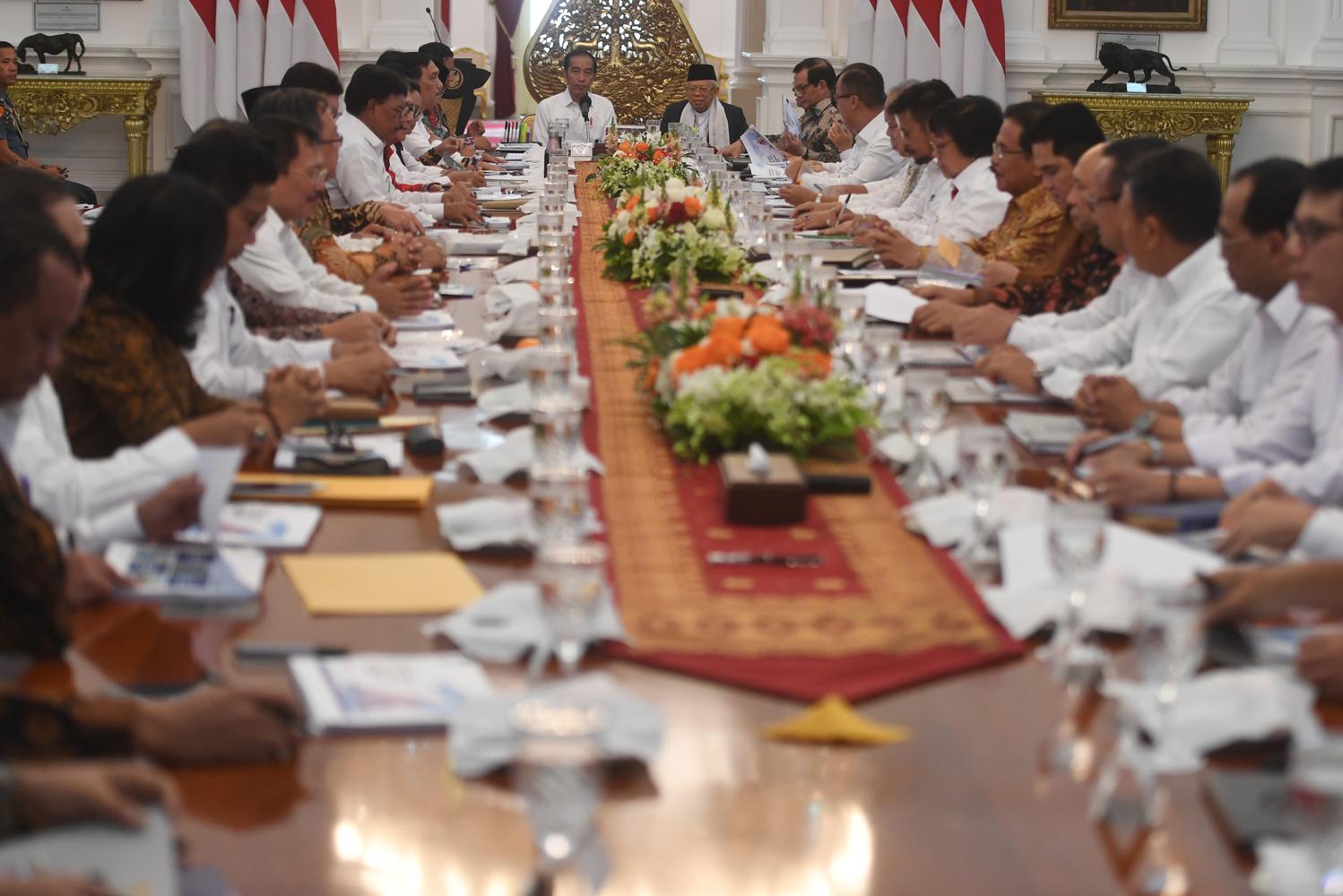 SIDANG KABINET PARIPURNA PERDANA