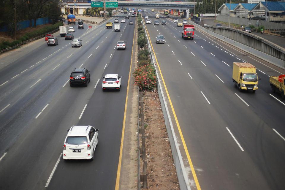 Pengusaha berharap pemerintah mengeluarkan kebijakan yang ramah investasi terkait pembangunan jalan tol, supaya pihak swasta mau berpartisipasi