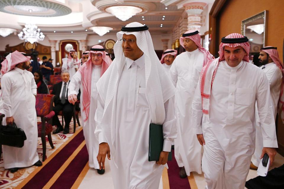 Menteri Energi Arab Saudi Pangeran Abdulaziz bin Salman menghadiri konferensi pers di Jeddah, Arab Saudi, Selasa (17/8/2019).