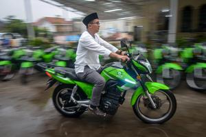 PELUNCURAN MOTOR LISTRIK