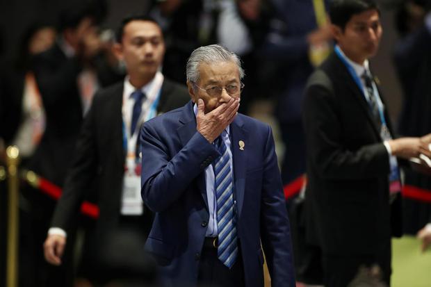 Mahathir Mohamad mengundurkan diri, perdana menteri Malaysia resign, Anwar Ibrahim, kisruh politik Malaysia, perseteruan Mahathir dan Anwar Ibrahim