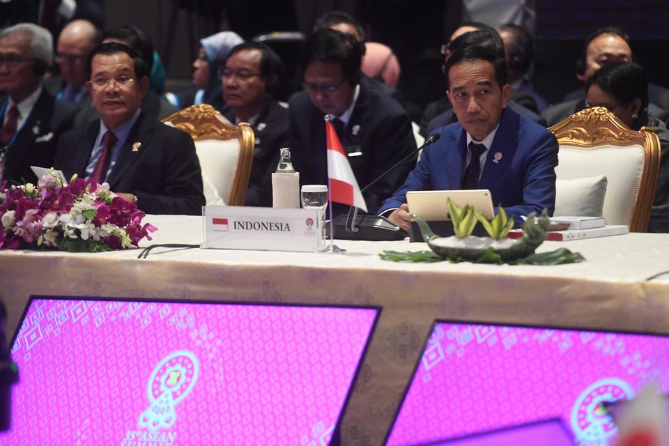 Ilustrasi, Presiden Joko Widodo mengikuti KTT ke-3 Regional Comprehensive Economic Partnership (RCEP) di Bangkok, Thailand, Senin (4/11/2019). Meski India menarik diri, perjanjian kerja sama RCEP kemungkinan besar akan ditandatangani pada November 2020.
