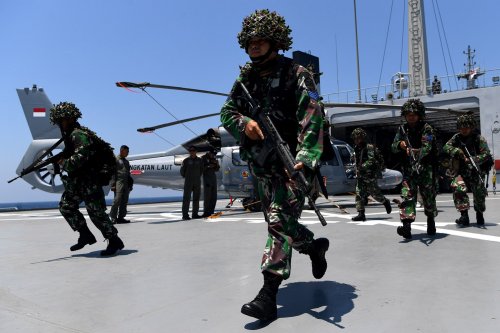 Pasukan TNI Hancurkan Agresor